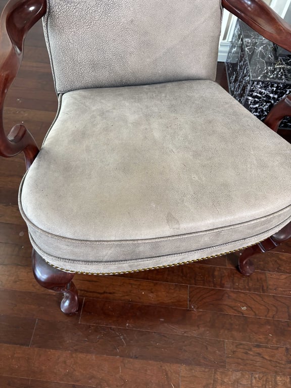 Highback Cushioned Chair - Image 3