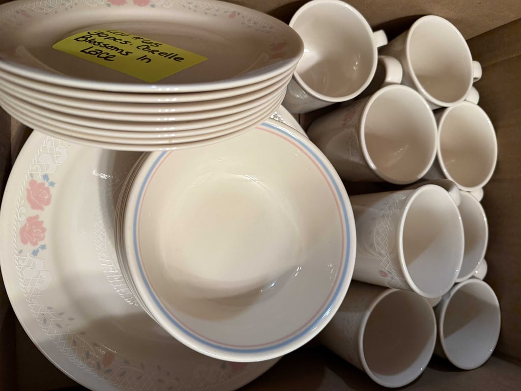 30 PCS CORELLE BLOSSOMS IN LACE - Image 2