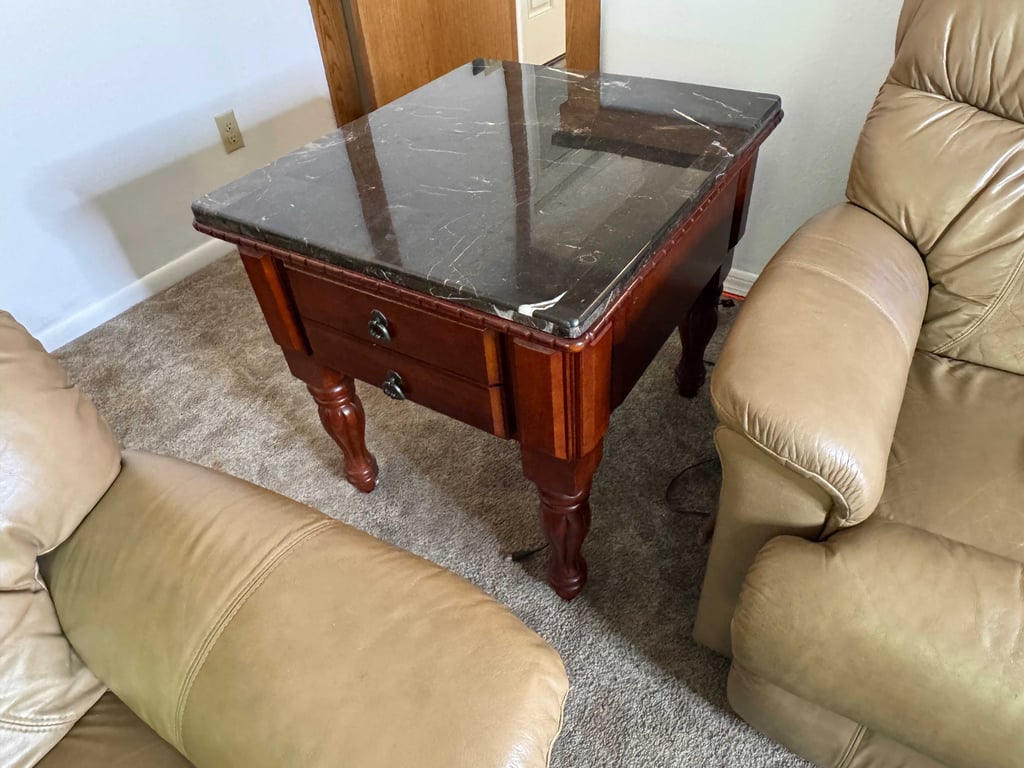 3 pc matching end table and coffee table - Image 3