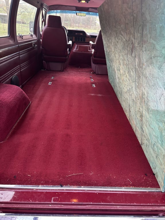 1985 Dodge Ram Wagon - Image 17