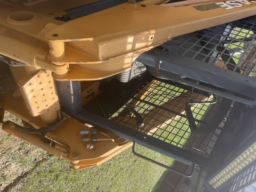 Case 60XT Skid Steer - Image 6