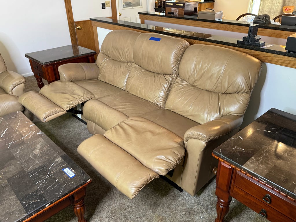 3 pc La-Z-Boy leather living room set - Image 11