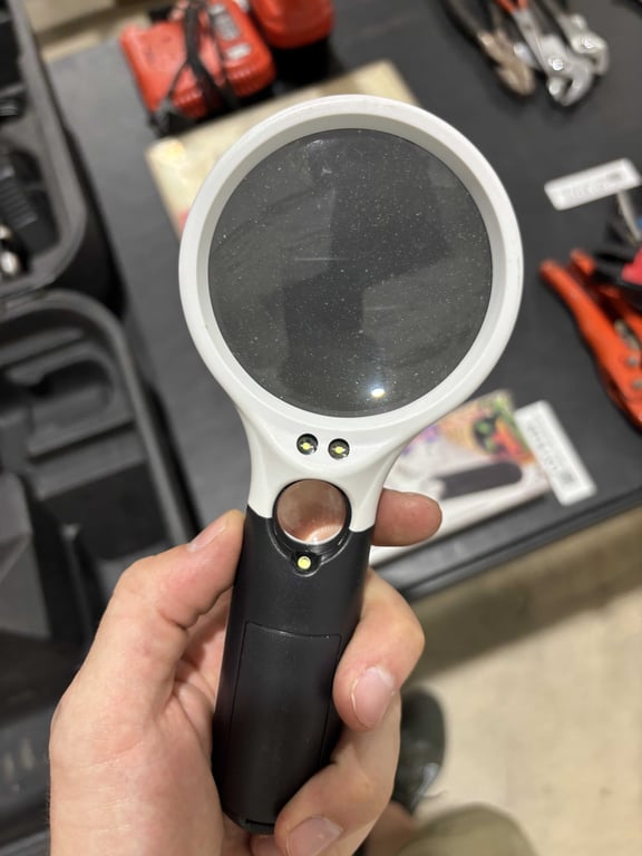 Lighted magnifying glass - Image 2