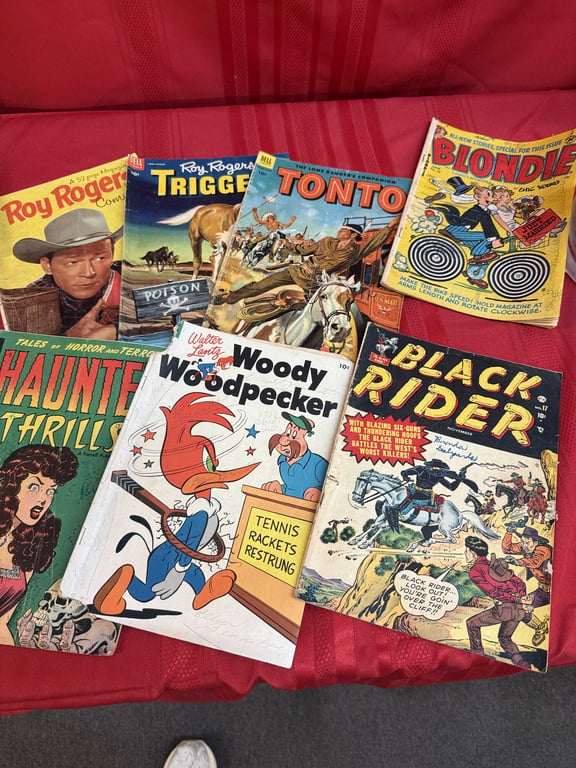 GROUPING OF OLD COMIC BOOKS