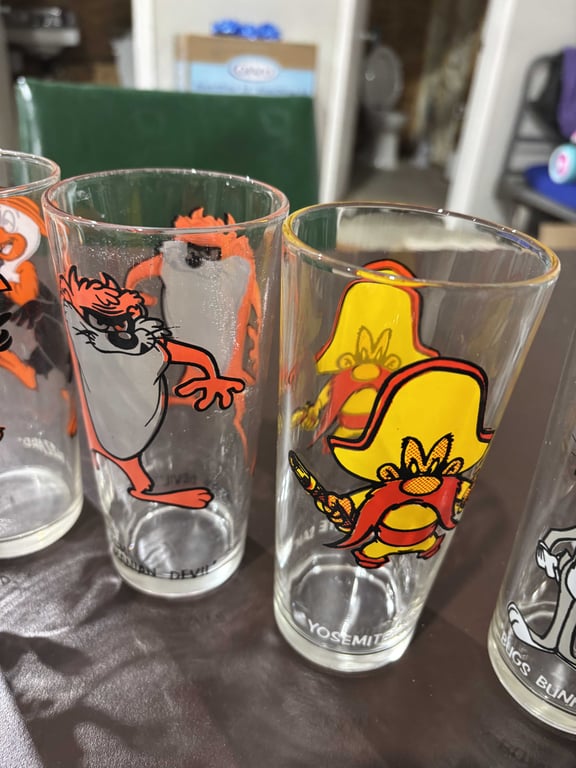 9 pc Pepsi Looney Tunes glasses - Image 5