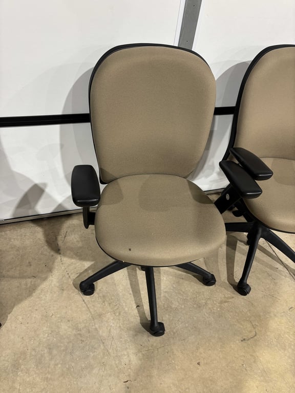 Pair of Matching Office Chairs - Image 3