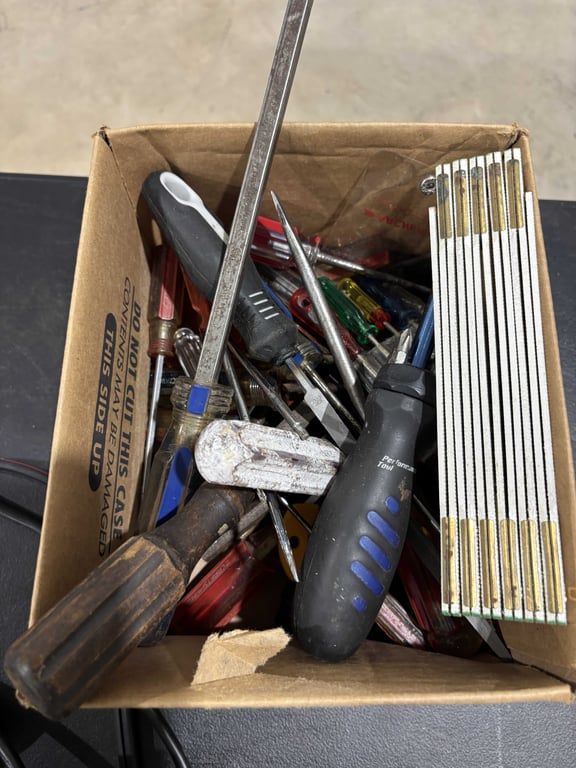Box misc screwdrivers - Image 2