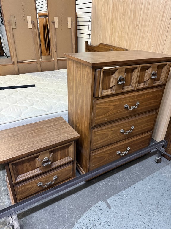 5 PC MAPLE BEDROOM SUITE - Image 5