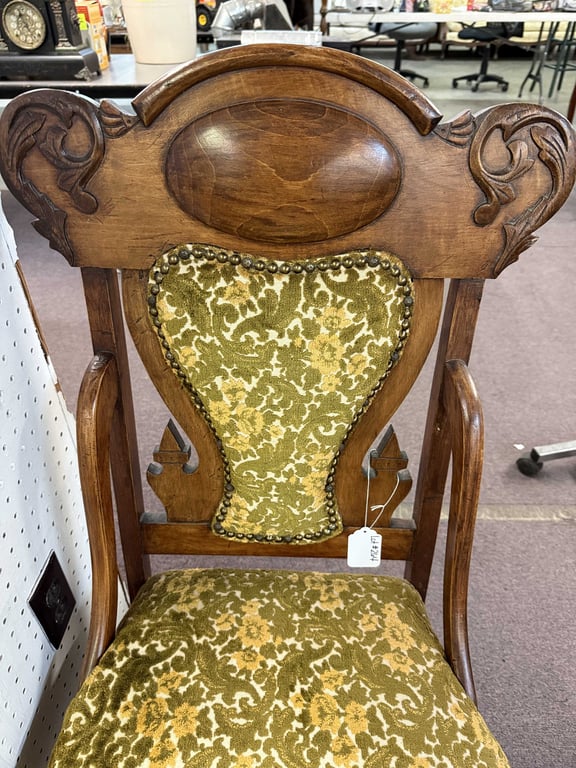 VICTORIAN ERA CARVED WOOD CHAIR - Image 2