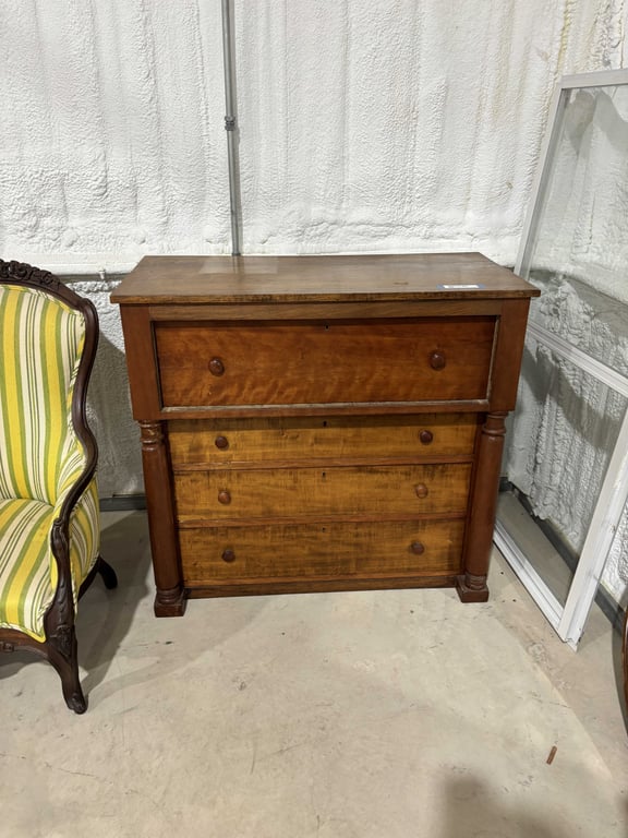 Vintage 4 Drawer Dresser