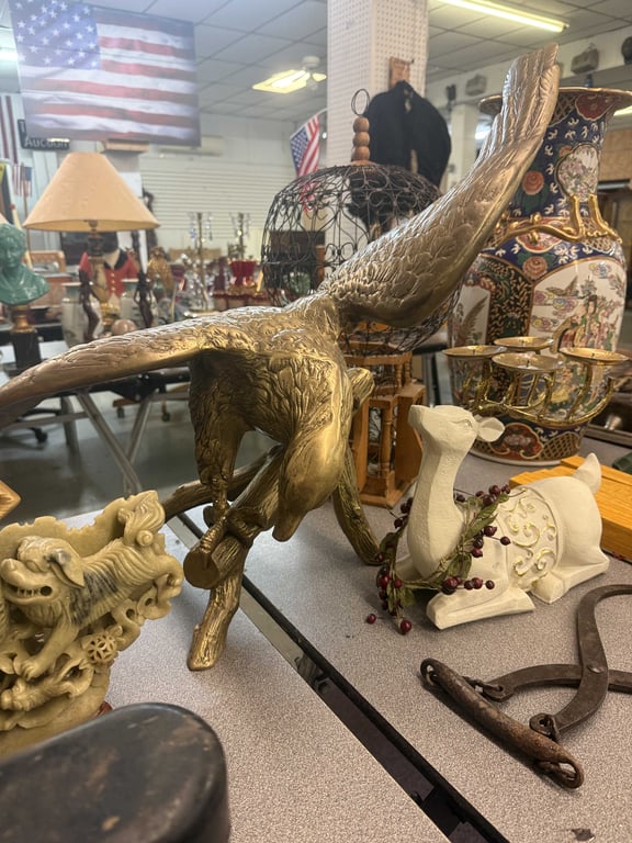 VTG CAST BRASS EAGLE SCULPTURE - Image 3