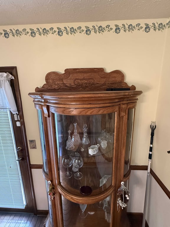 VTG OAK CURVED GLASS CURIO CHINA CABINET - Image 2