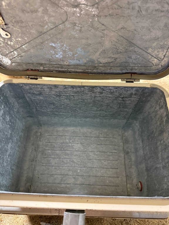 VTG 60'S THERMOS METAL ICE CHEST COOLER W/TRAY - Image 3