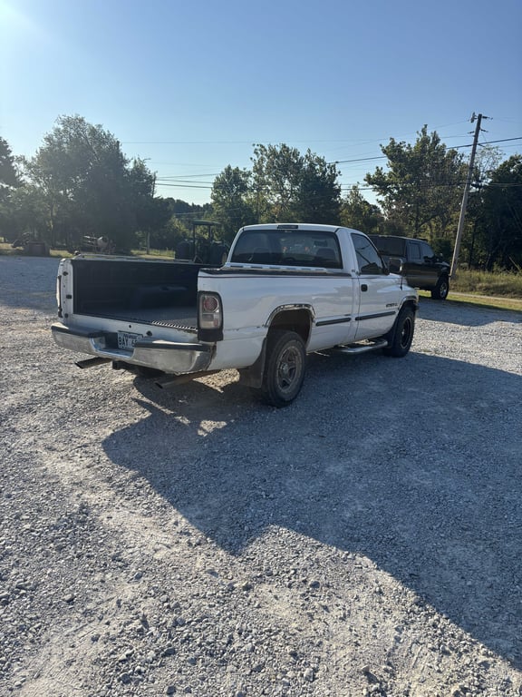 1998 Dodge Ram 1500 Laramie SLT - Image 4