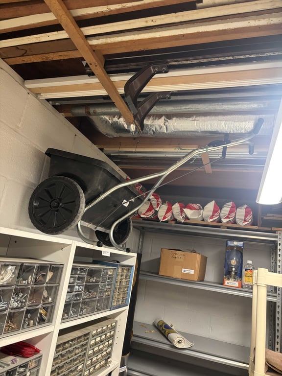 Craftsman 24" lawn spreader