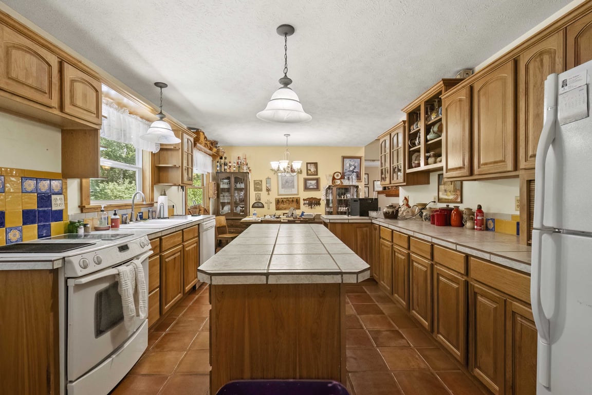 3 bed 3 bath home on 26.19 acres - Image 22