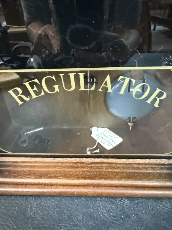 VTG ELGIN 31-DAY REGULATOR WALL CLOCK W/KEY - Image 3