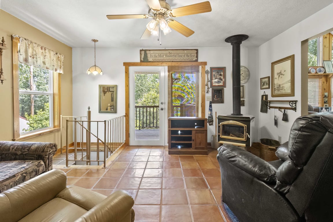 3 bed 3 bath home on 26.19 acres - Image 37