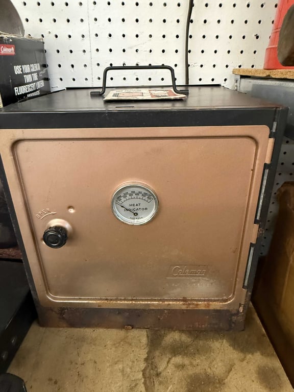 COLEMAN CAMP OVEN