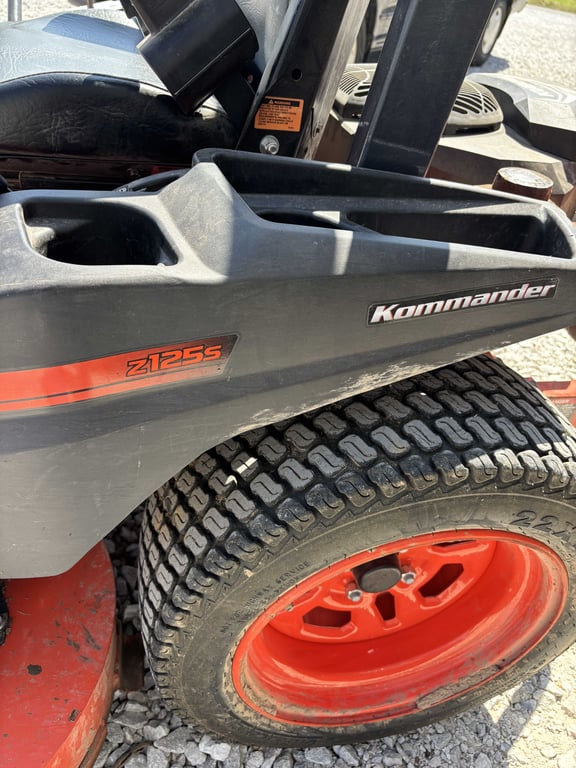 Kubota Z125S Zero Turn Mower - Image 9