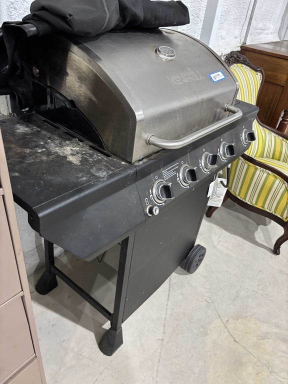 NexGrill 4 Burner Gas Grill with Cover - Image 6