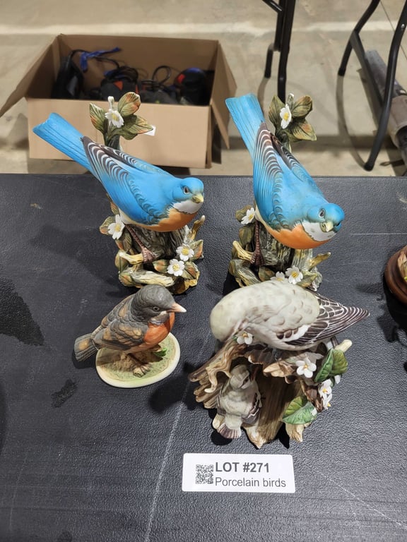 Porcelain birds