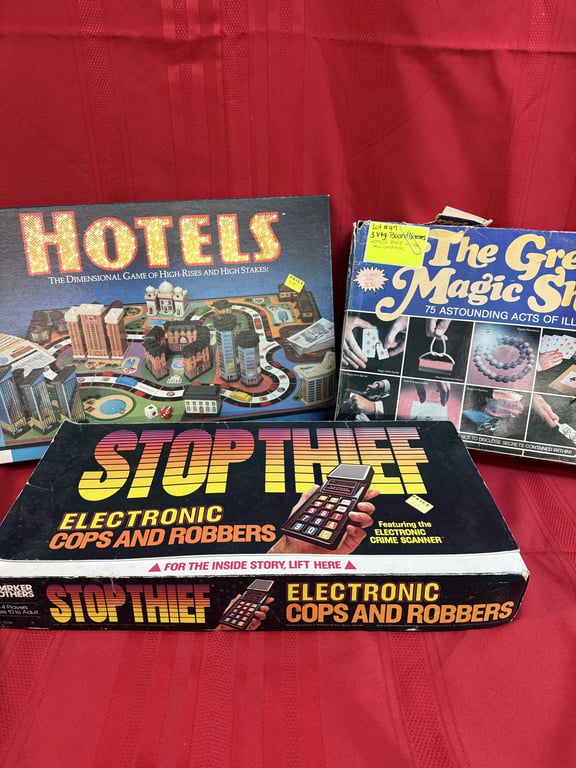 GROUPING OF VTG BOARD GAMES