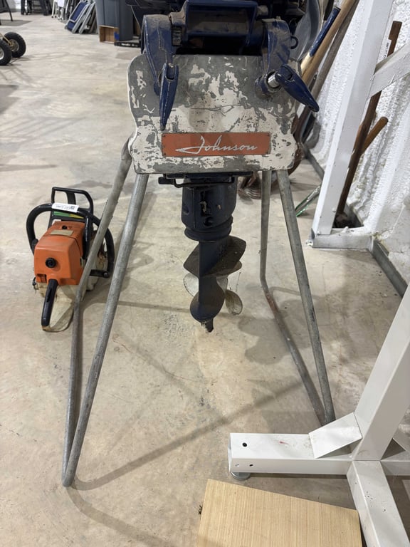Johnson motor stand