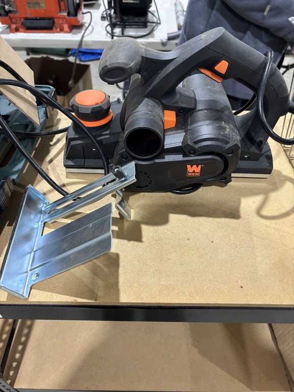 WEN Hand Planer