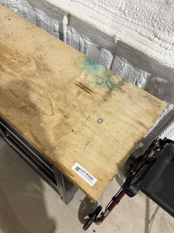 Craftsman 3 drawer work bench - Image 4