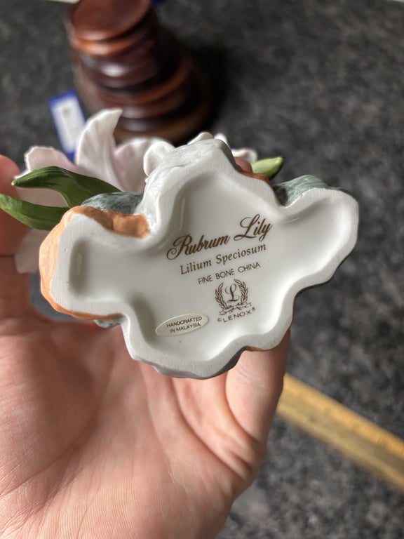 Lenox Rubrum Lily - Image 3