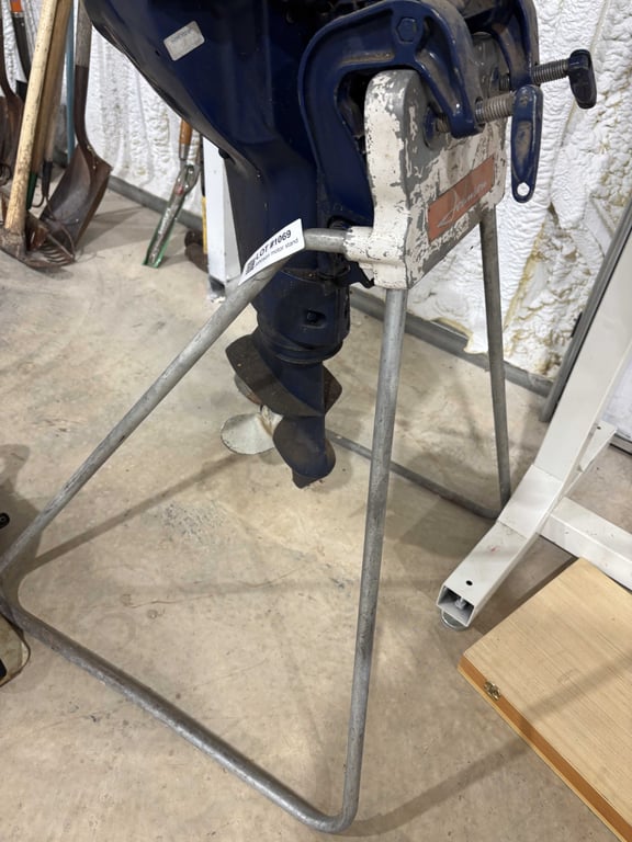 Johnson motor stand - Image 2