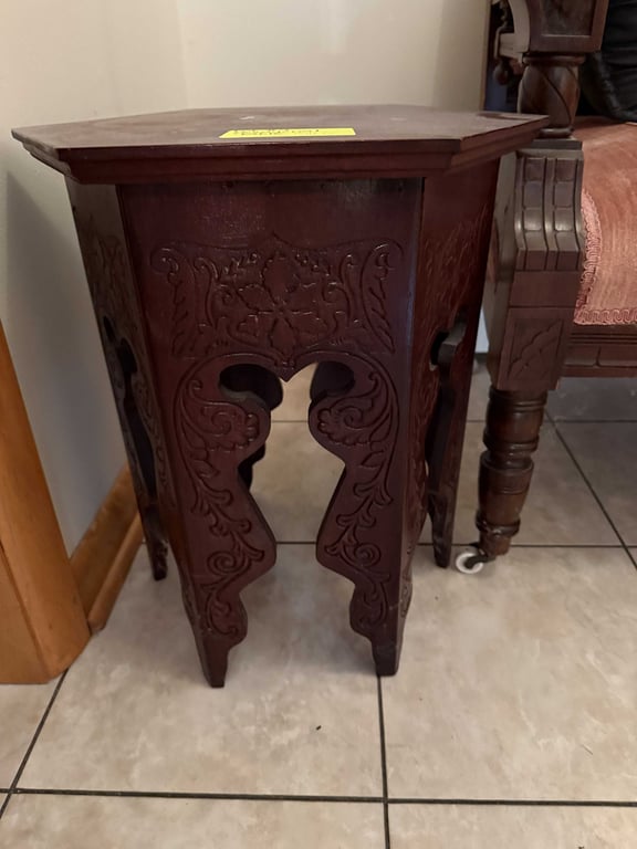 VTG HANDCRAFTED MOROCCAN HEXAGONAL CARVED SIDE TABLE 18 1/2"X16 1/2" - Image 2