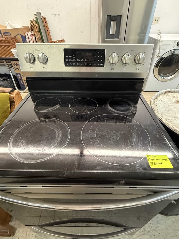 FRIGIDAIRE ELECTRIC STOVE - Image 2