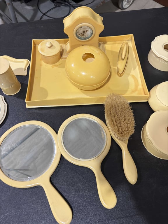 Vintage Vanity Set - Image 2