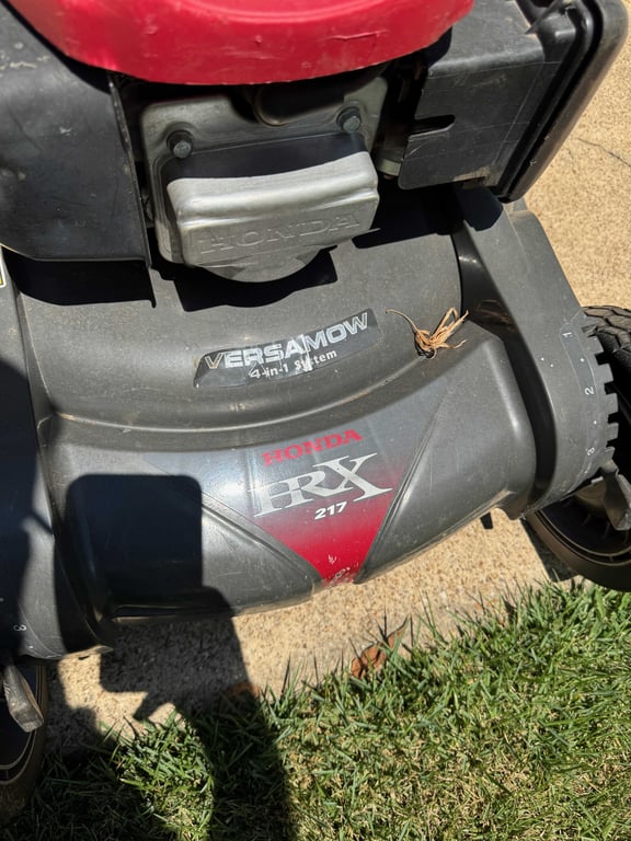 Honda HRX 217 self propelled push mower - Image 3