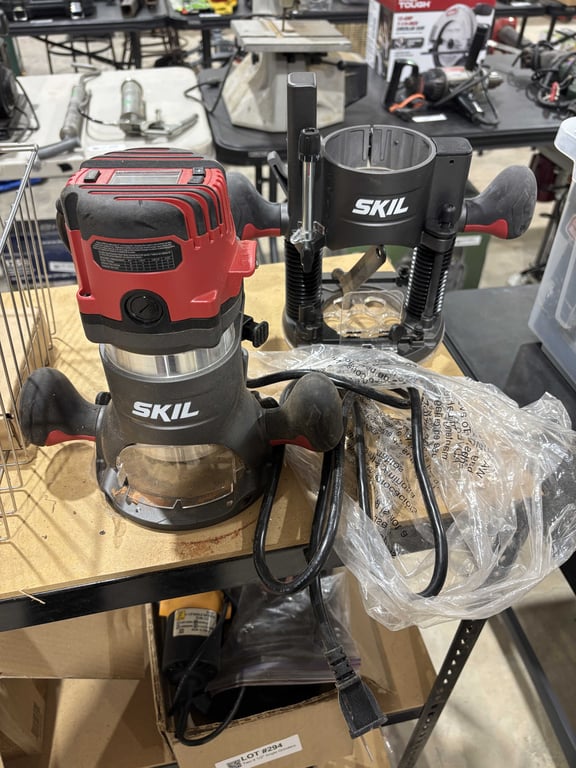 Skil Plunge & Fixed Base Router