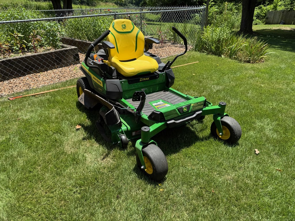 John Deere 42" Z320R zero turn - Image 2