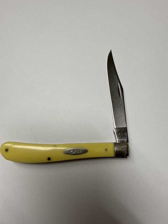 Case XX Yellow Synthetic Slimline Trapper (no box)