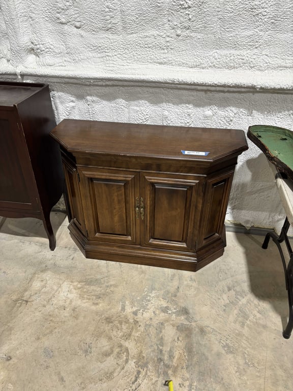 Ethan Allen Server Console Entry Table