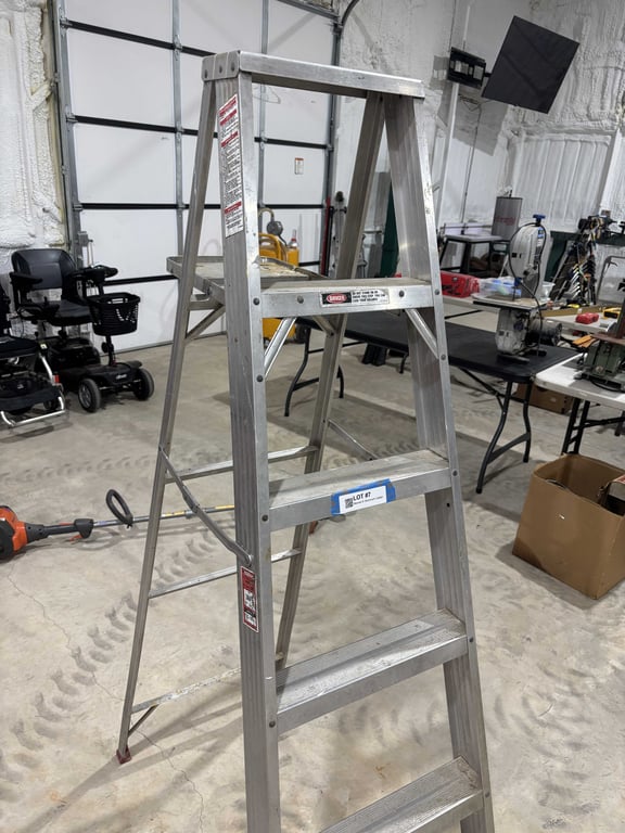 Werner 6' Aluminum Ladder - Image 2