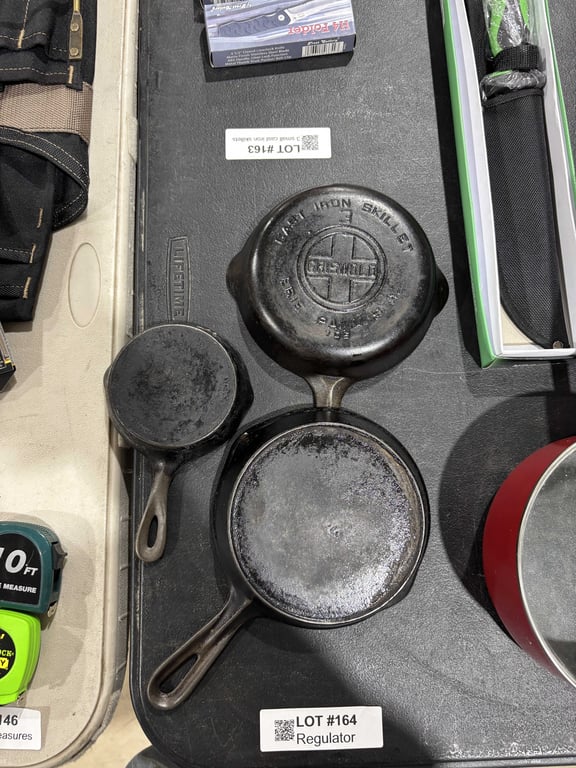 3 small cast iron skillets - Image 2