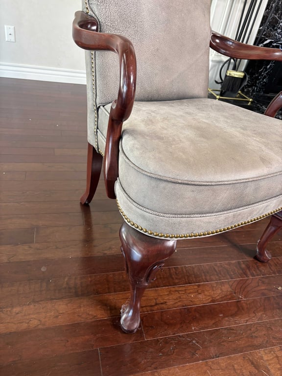 Highback Cushioned Chair - Image 4