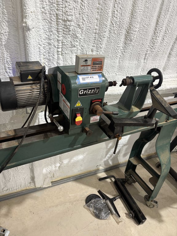 Grizzly Industrial Variable Speed Wood Lathe - Image 2