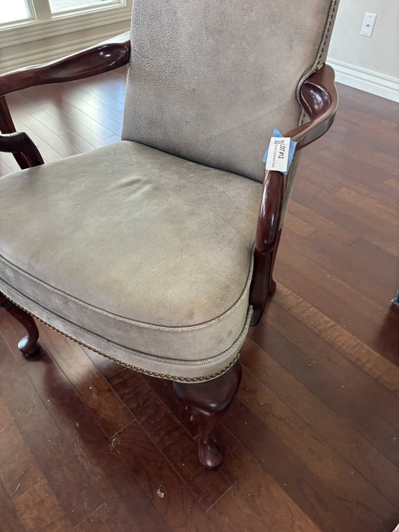 Highback Cushioned Chair - Image 5