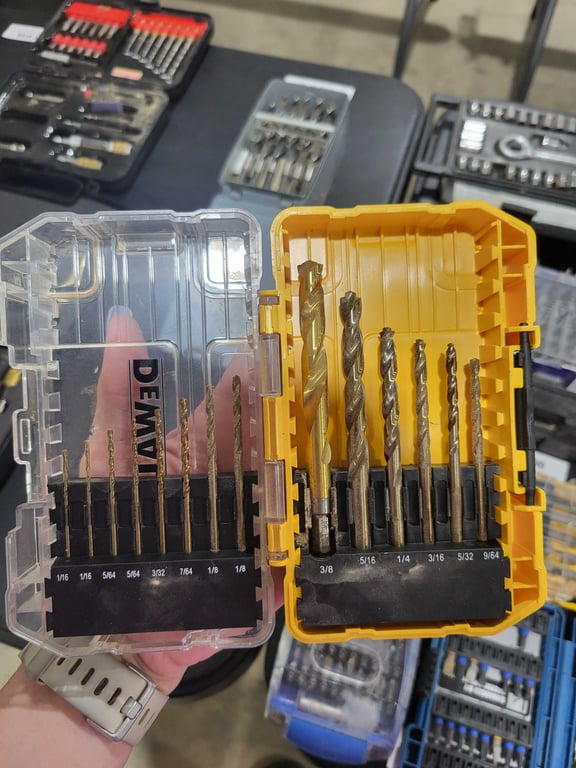 Misc screwdriver bits and drill bits - Image 2