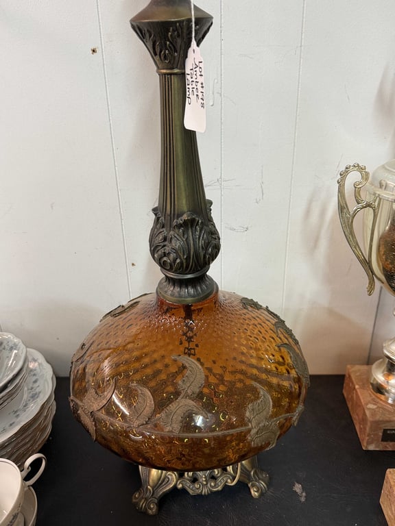 AMBER GLASS TABLE LAMP