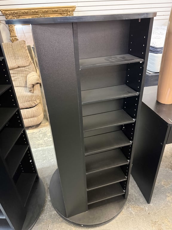 2 SPINNING STORAGE TOWERS - Image 2