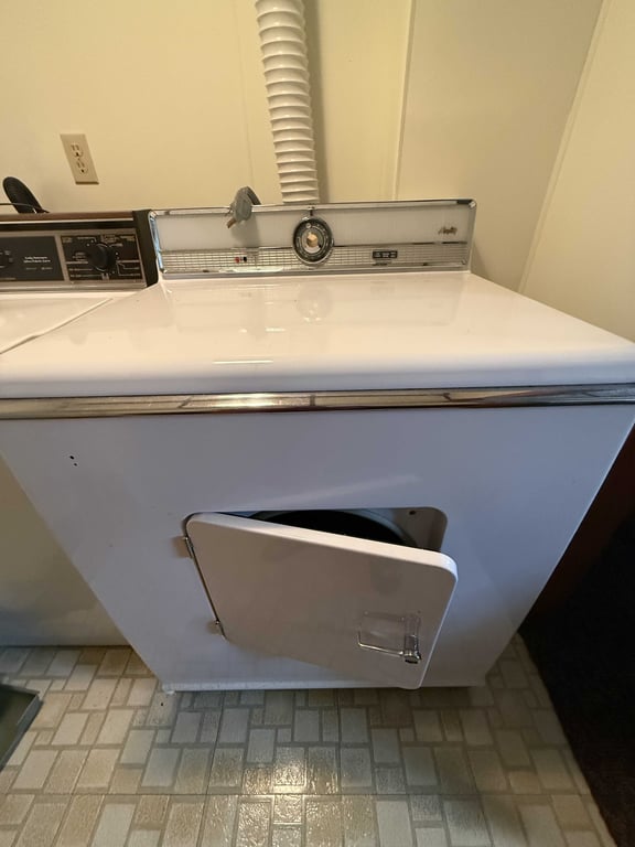 VTG MAYTAG DRYER