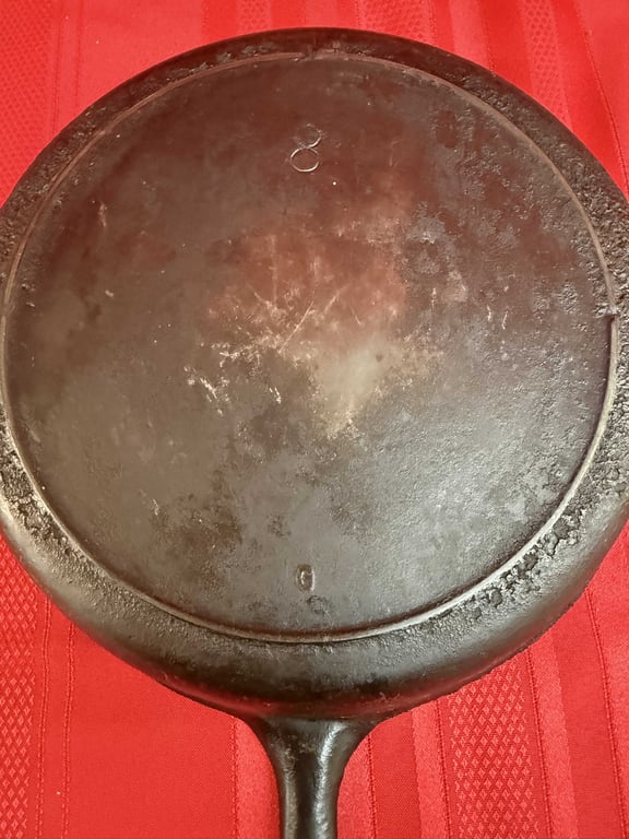 #8 POSSIBLY GRISWOLD CAST IRON SKILLET - Image 2